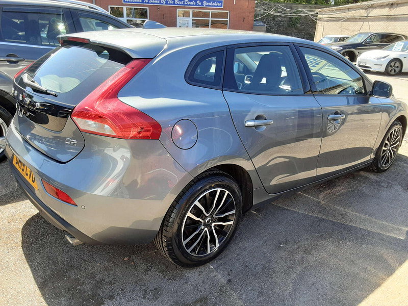 Volvo V40 2.0 V40 Momentum Edition D2 5dr 5dr Manual 2026