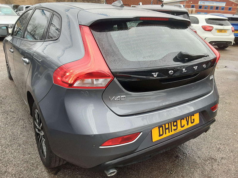 Volvo V40 2.0 V40 Momentum Edition D2 5dr 5dr Manual 2026