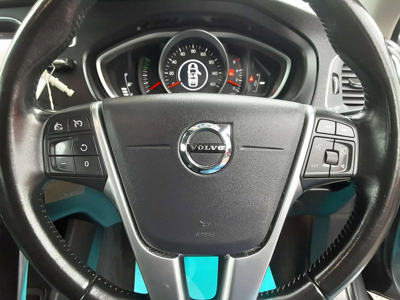 Volvo V40 2.0 V40 Momentum Edition D2 5dr 5dr Manual 2026