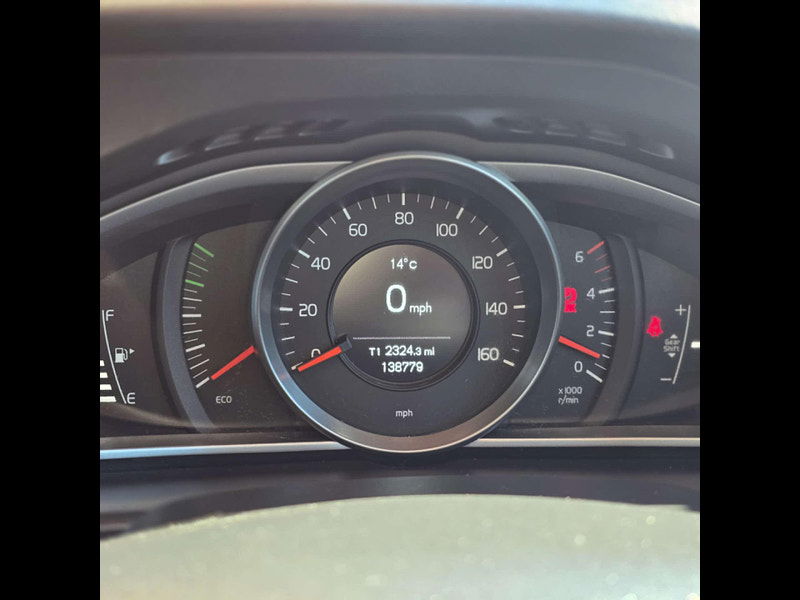 Volvo V40 2.0 V40 Momentum Nav+ D3 5dr 5dr Manual 2025