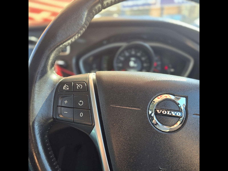 Volvo V40 2.0 V40 Momentum Nav+ D3 5dr 5dr Manual 2025