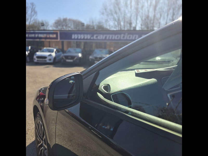 Volvo V40 2.0 V40 Momentum Nav+ D3 5dr 5dr Manual 2025
