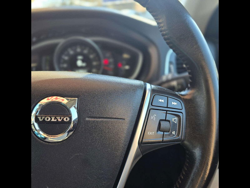 Volvo V40 2.0 V40 Momentum Nav+ D3 5dr 5dr Manual 2025