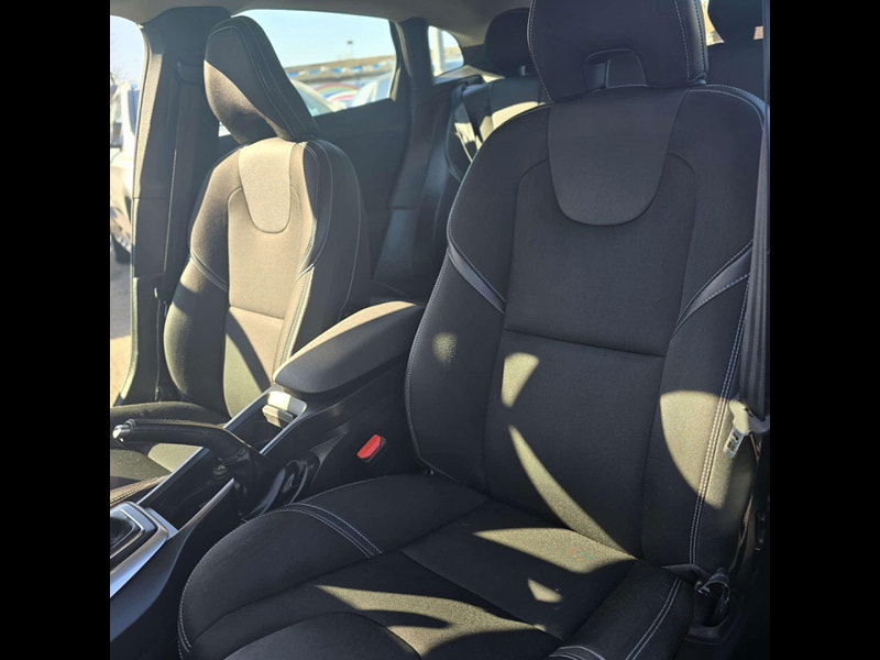 Volvo V40 2.0 V40 Momentum Nav+ D3 5dr 5dr Manual 2025