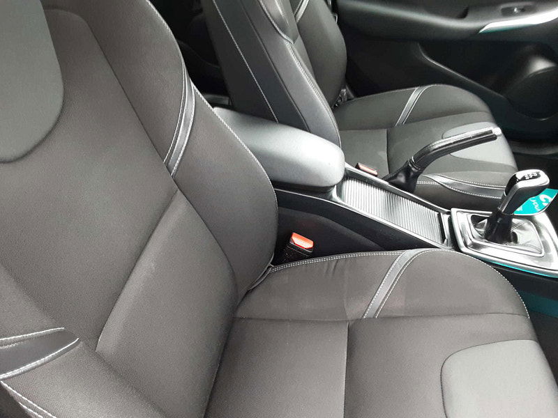 Volvo V40 2.0 V40 Momentum Nav+ D4 5dr 5dr Manual 2025