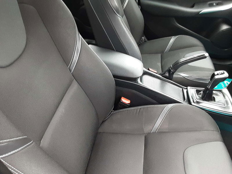 Volvo V40 2.0 V40 Momentum Nav+ D4 5dr 5dr Manual 2025