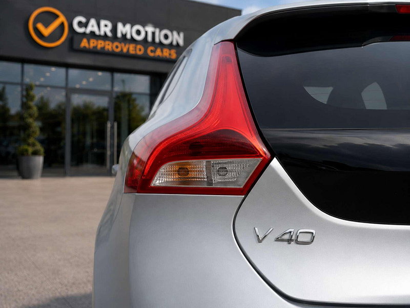 Volvo V40 2.0 V40 R-Design Nav+ D2 5dr 5dr Manual 2026