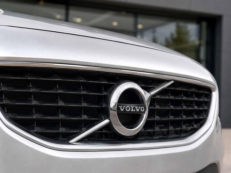 Volvo V40 2.0 V40 R-Design Nav+ D2 5dr 5dr Manual 2026