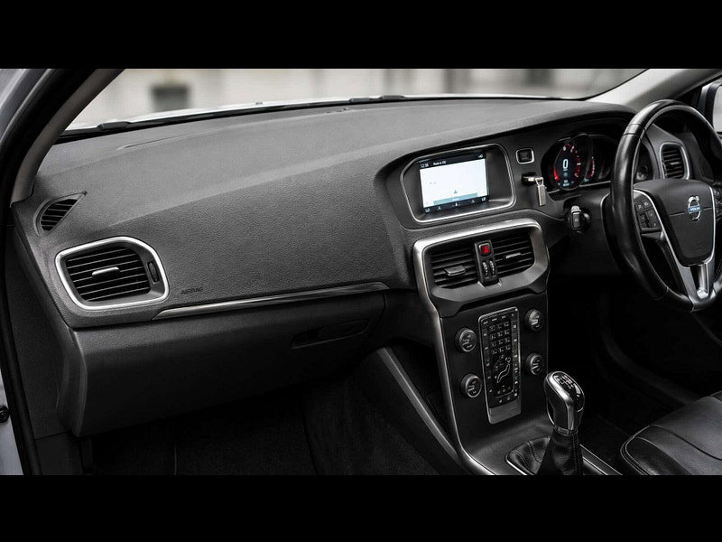 Volvo V40 2.0 V40 R-Design Nav+ D2 5dr 5dr Manual 2026