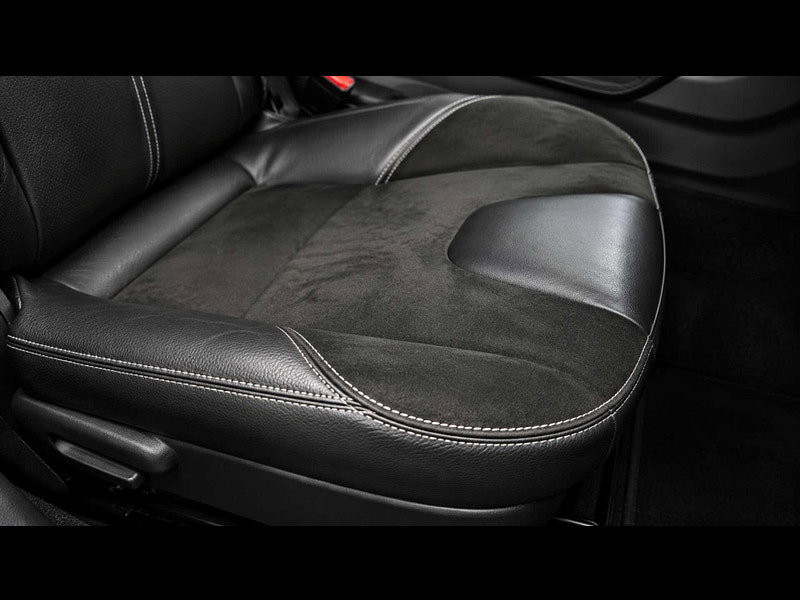 Volvo V40 2.0 V40 R-Design Nav+ D2 5dr 5dr Manual 2026