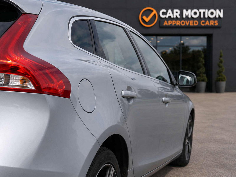 Volvo V40 2.0 V40 R-Design Nav+ D2 5dr 5dr Manual 2026