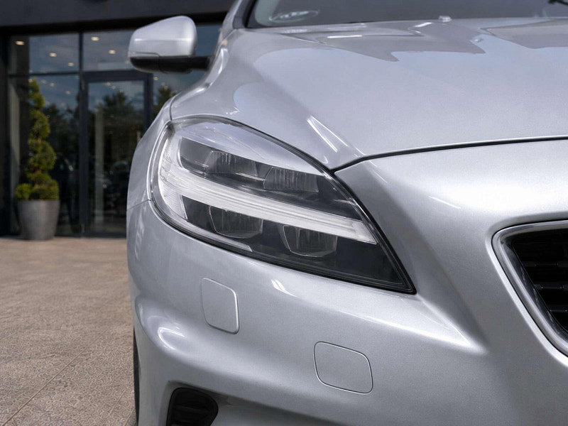 Volvo V40 2.0 V40 R-Design Nav+ D2 5dr 5dr Manual 2026