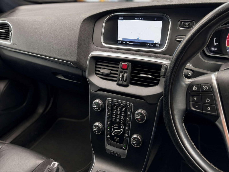 Volvo V40 2.0 V40 R-Design Nav+ D2 5dr 5dr Manual 2026