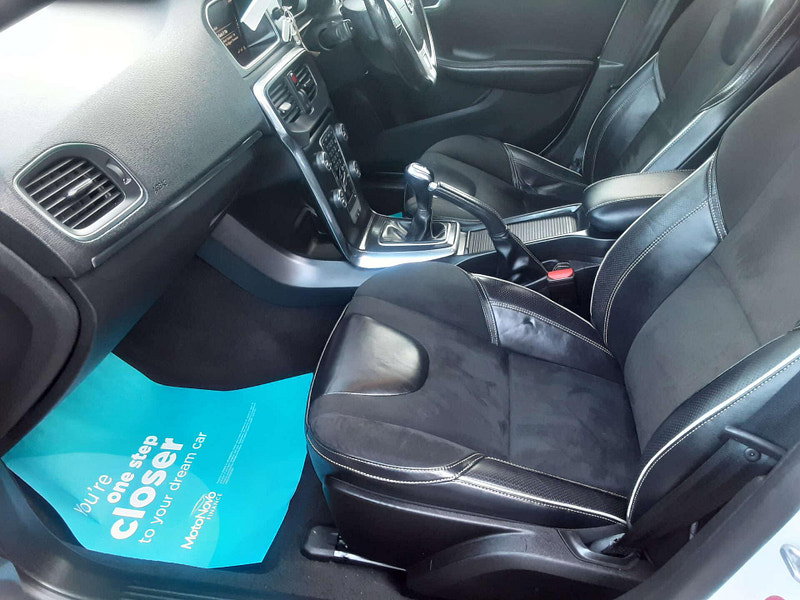 Volvo V40 2.0 V40 R-Design Nav+ D4 5dr 5dr Manual 2026