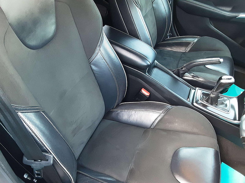 Volvo V40 2.0 V40 R-Design Nav+ D4 5dr 5dr Manual 2026