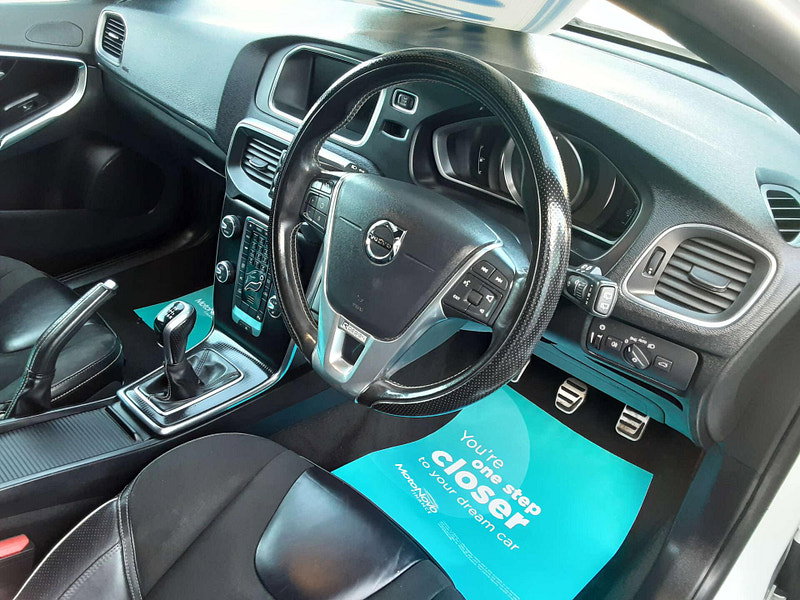 Volvo V40 2.0 V40 R-Design Nav+ D4 5dr 5dr Manual 2026