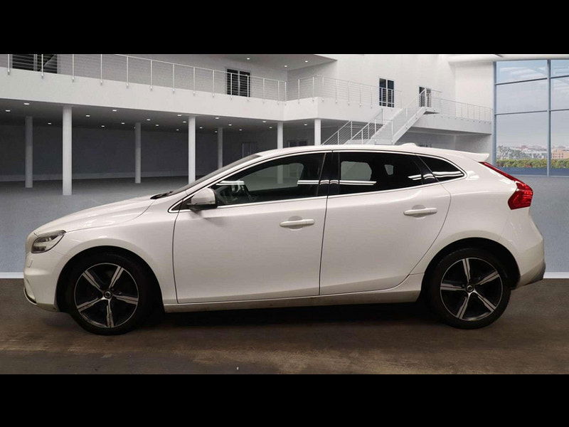 Volvo V40 2.0 V40 R-Design Nav+ D4 5dr 5dr Manual 2026