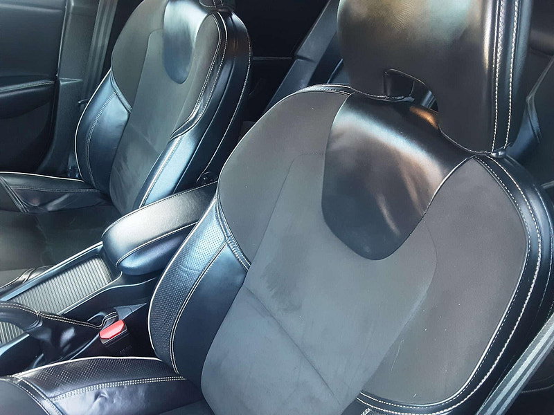 Volvo V40 2.0 V40 R-Design Nav+ D4 5dr 5dr Manual 2026