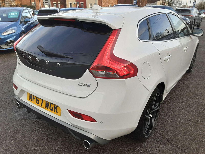 Volvo V40 2.0 V40 R-Design Pro D4 Auto 5dr 5dr Automatic 2026