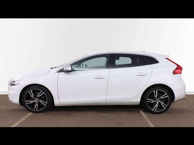 Volvo V40 2.0 V40 R-Design Pro D4 Auto 5dr 5dr Automatic 2025