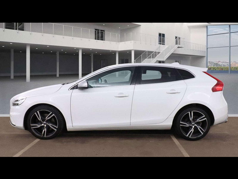 Volvo V40 2.0 V40 R-Design Pro D4 Auto 5dr 5dr Automatic 2025