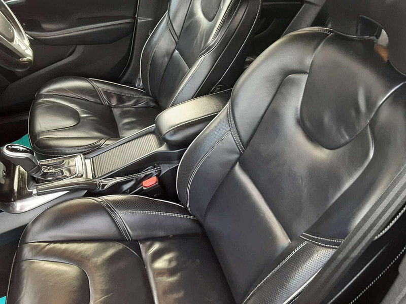 Volvo V40 2.0 V40 R-Design Pro D4 Auto 5dr 5dr Automatic 2026