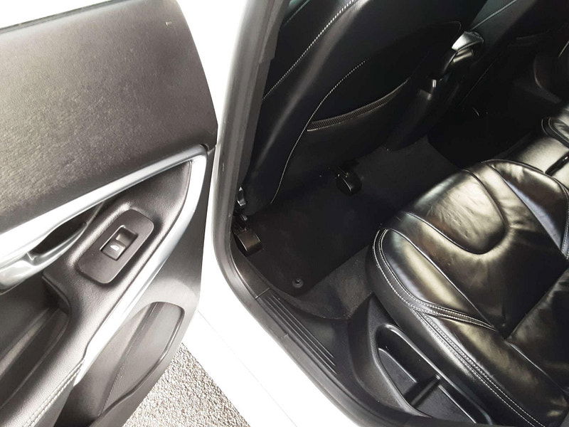 Volvo V40 2.0 V40 R-Design Pro D4 Auto 5dr 5dr Automatic 2026