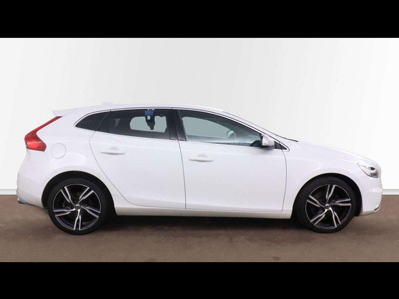 Volvo V40 2.0 V40 R-Design Pro D4 Auto 5dr 5dr Automatic 2025