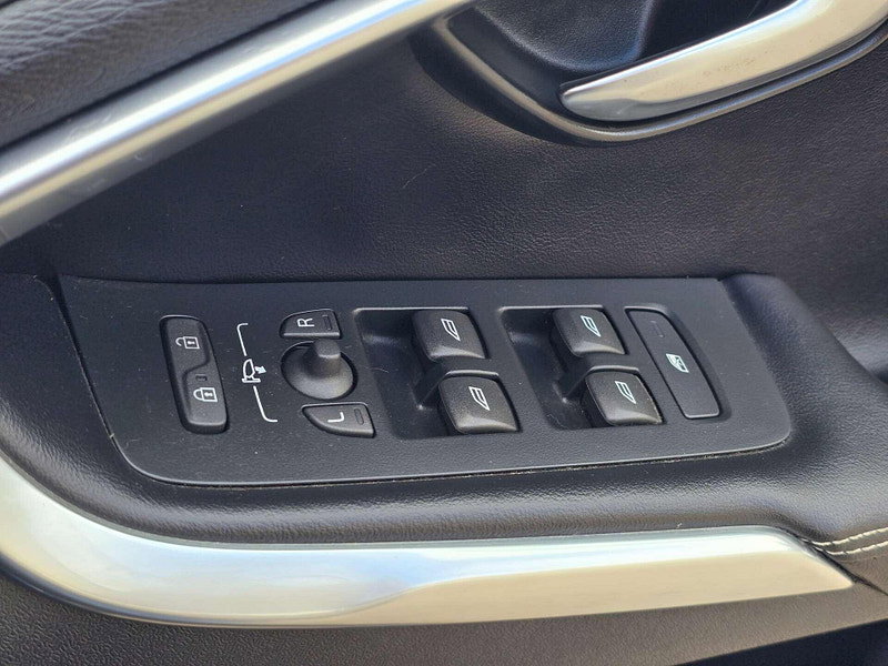 Volvo V40 2.0 V40 R-Design T2 5dr 5dr Manual 2026