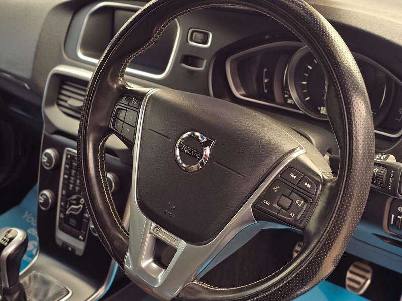 Volvo V40 2.0 V40 R-Design T2 5dr 5dr Manual 2026