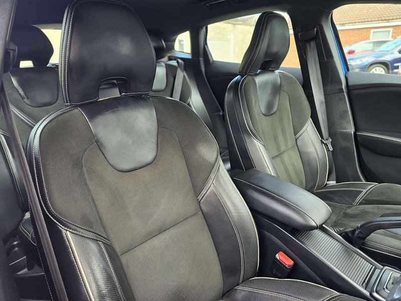 Volvo V40 2.0 V40 R-Design T2 5dr 5dr Manual 2026