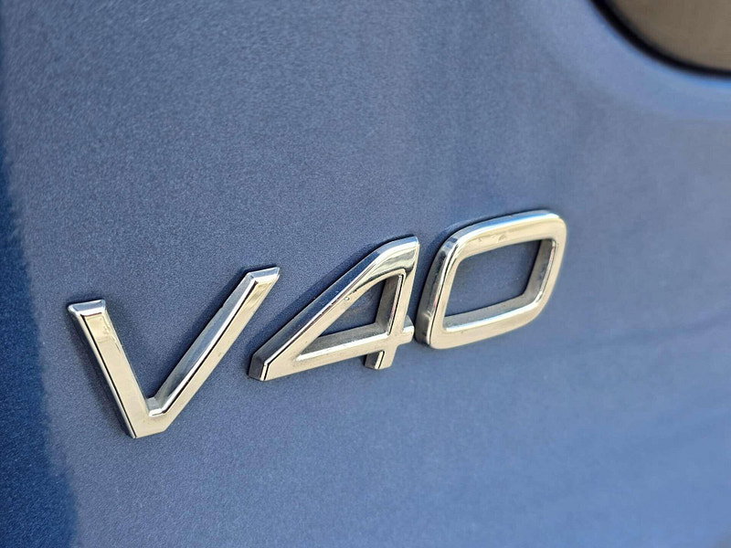 Volvo V40 2.0 V40 R-Design T2 5dr 5dr Manual 2026