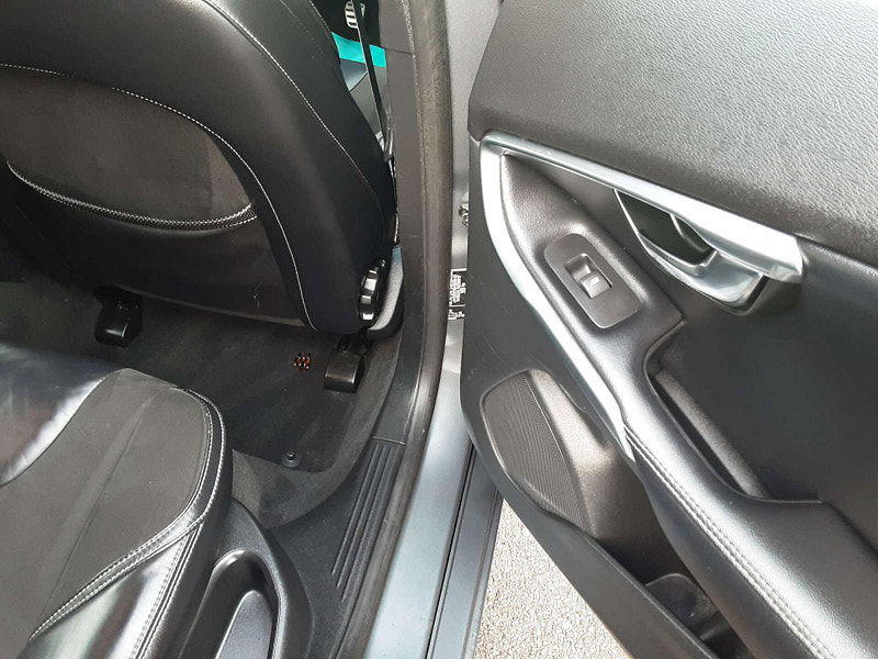 Volvo V40 2.0 V40 R-Design T2 5dr 5dr Manual 2026