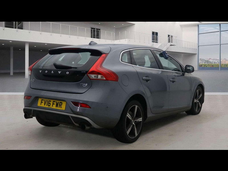 Volvo V40 2.0 V40 R-Design T2 5dr 5dr Manual 2025
