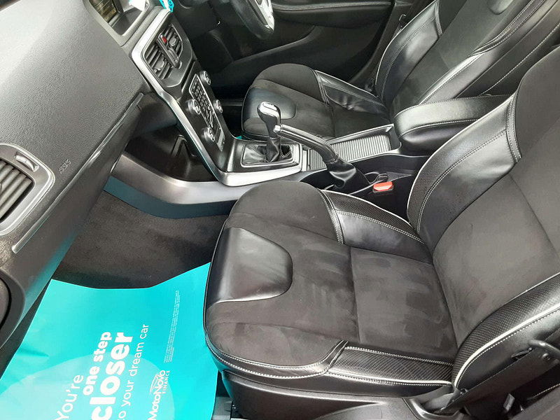 Volvo V40 2.0 V40 R-Design T2 5dr 5dr Manual 2026