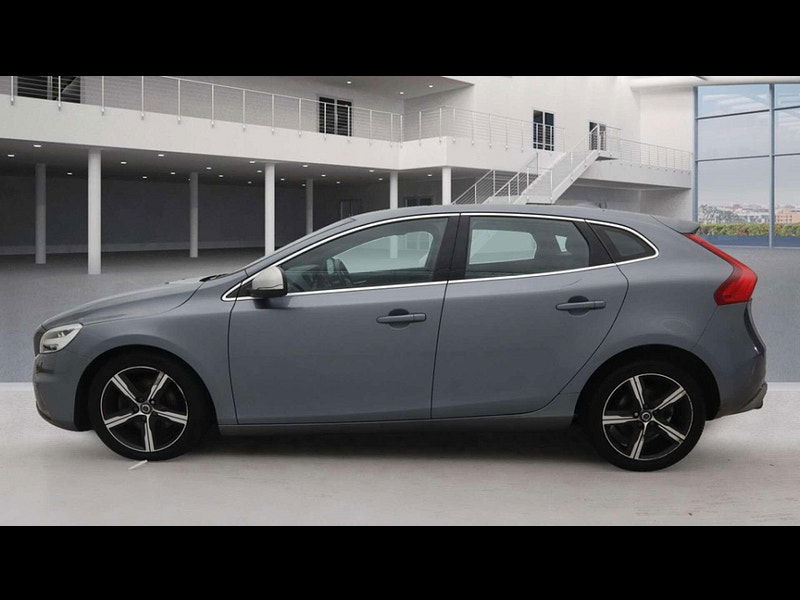Volvo V40 2.0 V40 R-Design T2 5dr 5dr Manual 2025