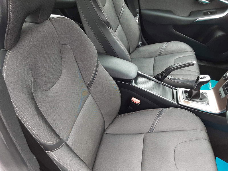 Volvo V40 Cross Country 2.0 D2 Euro 6 (s/s) 5dr 5dr Manual 2025