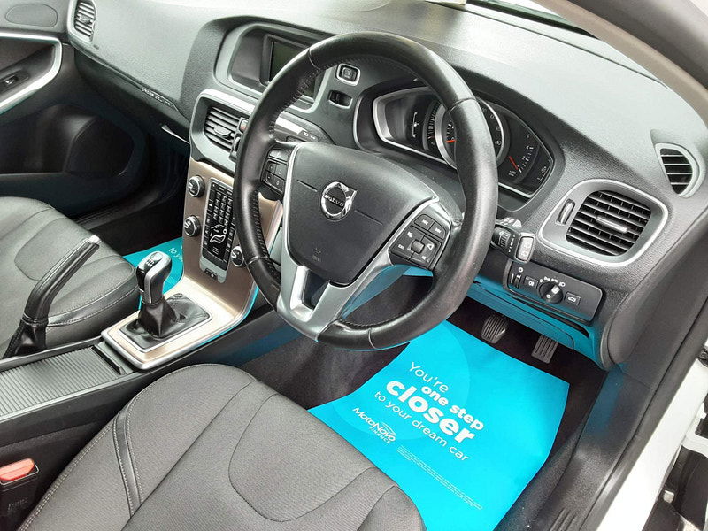 Volvo V40 Cross Country 2.0 D2 Euro 6 (s/s) 5dr 5dr Manual 2025