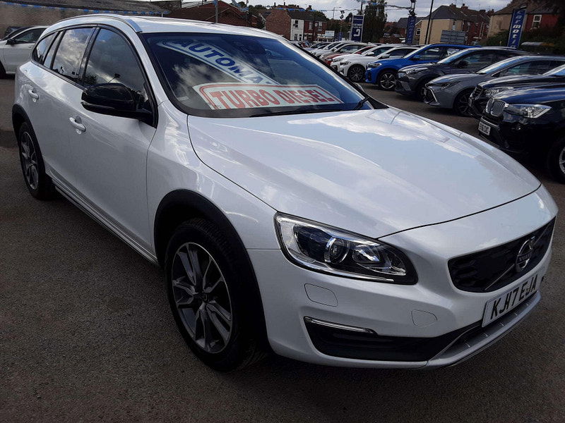 Volvo V60 2.0 V60 Cross Country Luxury Nav D4 Auto 5dr 5dr Automatic 2025