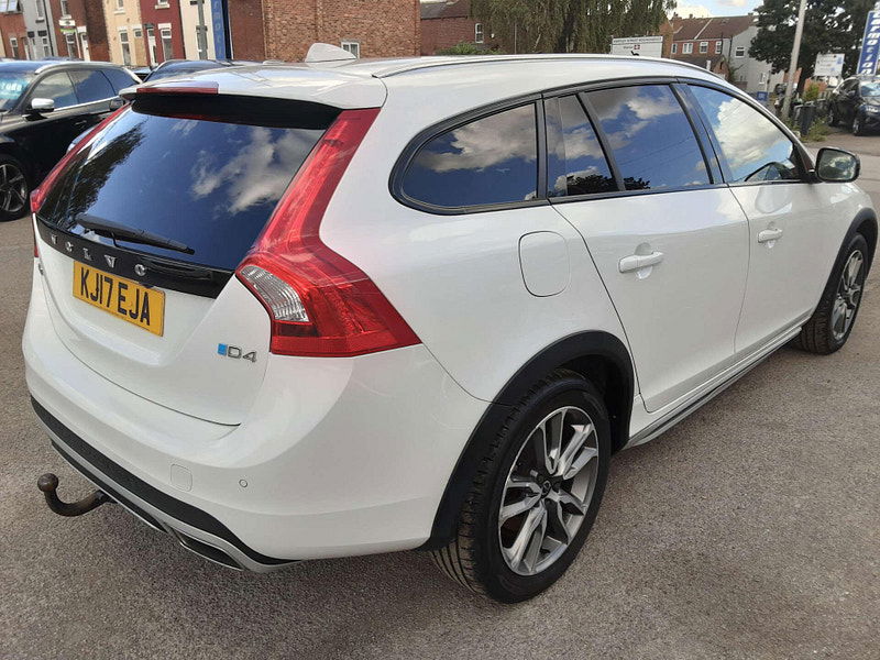 Volvo V60 2.0 V60 Cross Country Luxury Nav D4 Auto 5dr 5dr Automatic 2025