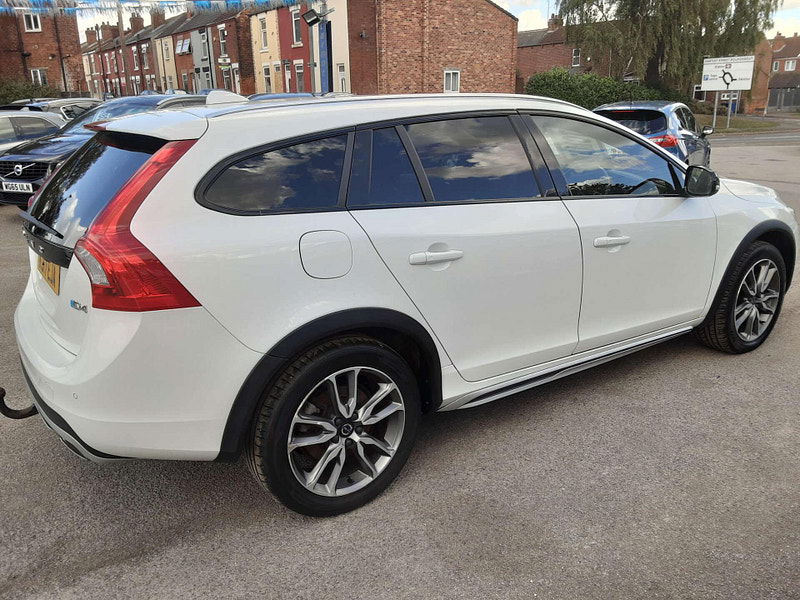 Volvo V60 2.0 V60 Cross Country Luxury Nav D4 Auto 5dr 5dr Automatic 2025