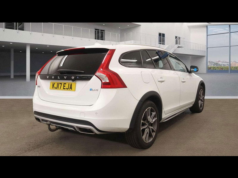 Volvo V60 2.0 V60 Cross Country Luxury Nav D4 Auto 5dr 5dr Automatic 2025