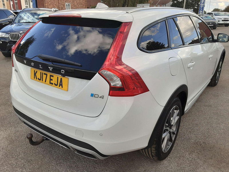 Volvo V60 2.0 V60 Cross Country Luxury Nav D4 Auto 5dr 5dr Automatic 2025