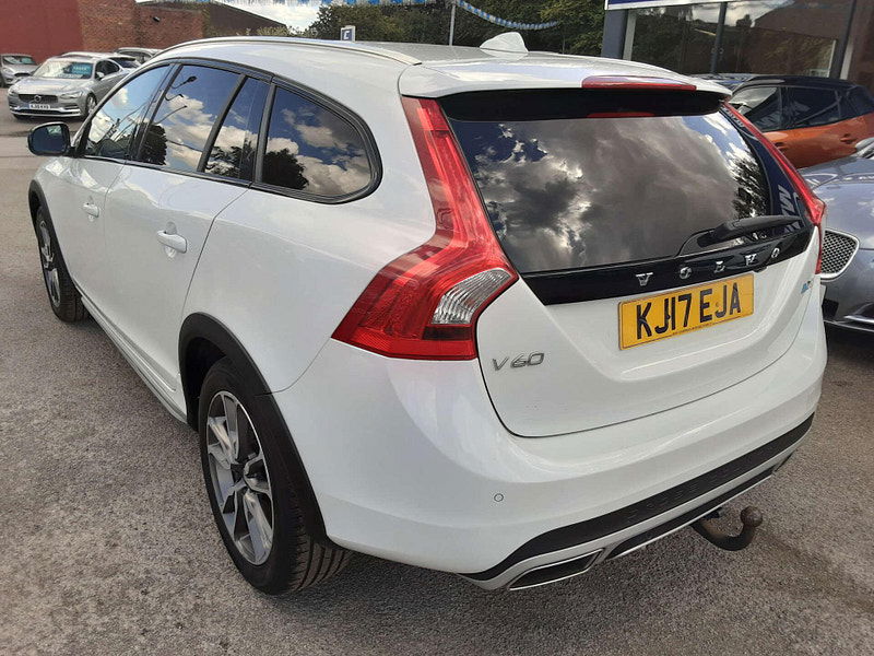Volvo V60 2.0 V60 Cross Country Luxury Nav D4 Auto 5dr 5dr Automatic 2025