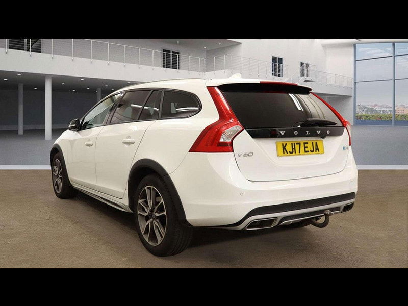 Volvo V60 2.0 V60 Cross Country Luxury Nav D4 Auto 5dr 5dr Automatic 2025