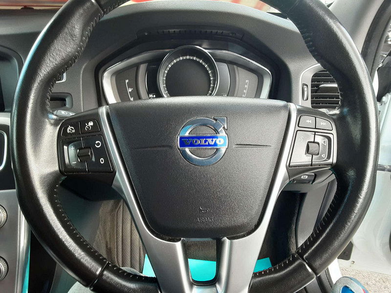 Volvo V60 2.0 V60 Cross Country Luxury Nav D4 Auto 5dr 5dr Automatic 2025