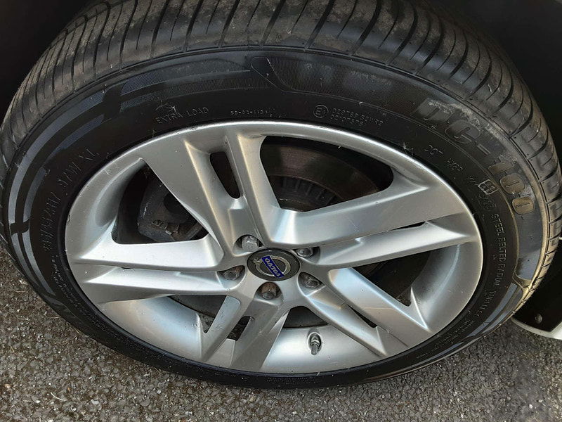 Volvo V60 2.4 V60 SE Nav Twin Engine D5 Auto 4WD 5dr 5dr Automatic 2025