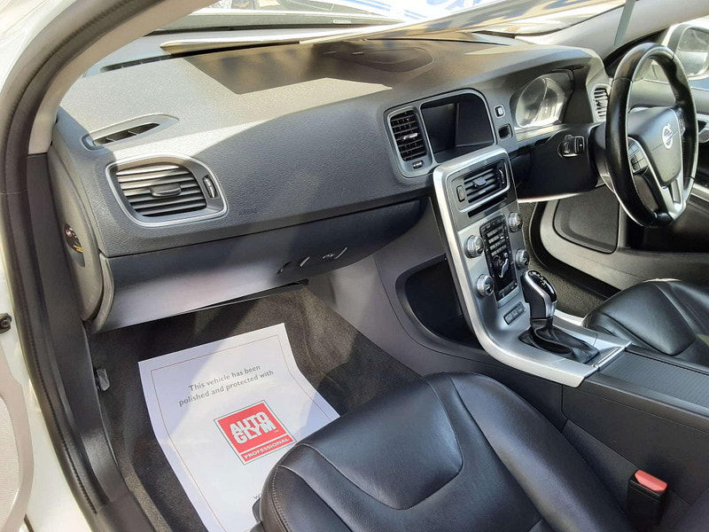 Volvo V60 2.4 V60 SE Nav Twin Engine D5 Auto 4WD 5dr 5dr Automatic 2025