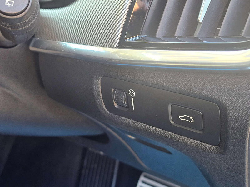 Volvo V90 2.0 V90 R-Design Pro D5 PowerPulse AWD Auto 4WD 5dr 5dr Automatic 2026