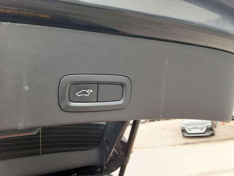 Volvo XC40 1.5 XC40 R-Design Pro T5 Recharge Auto 5dr 5dr Automatic 2025